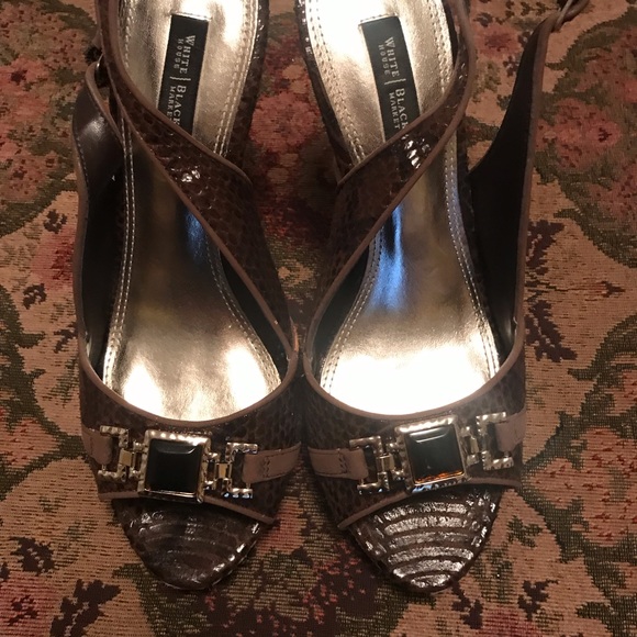 WHBM Brown Heels size 8.5 - Picture 2 of 6